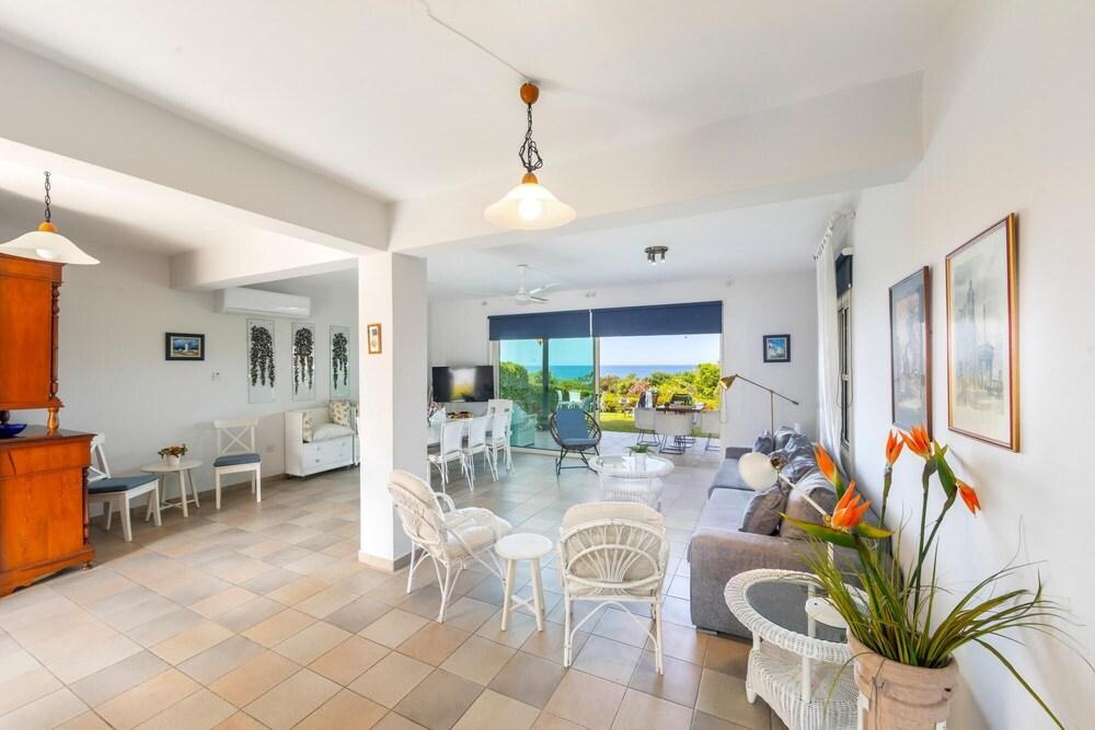 Sirina Waterfront House