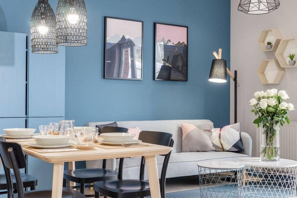 Elite Apartments Blue