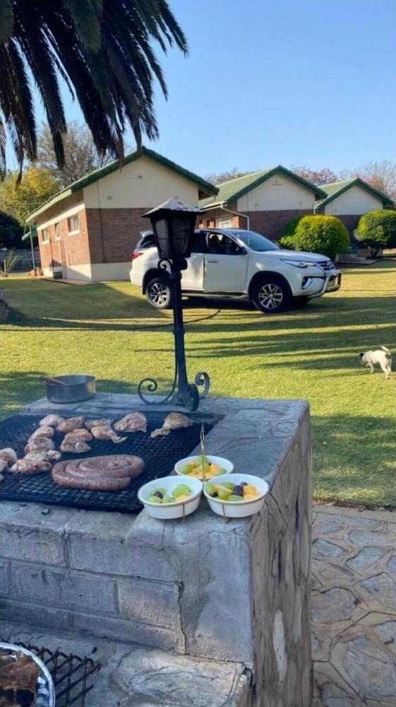 Twin Room in Hillside - 2087