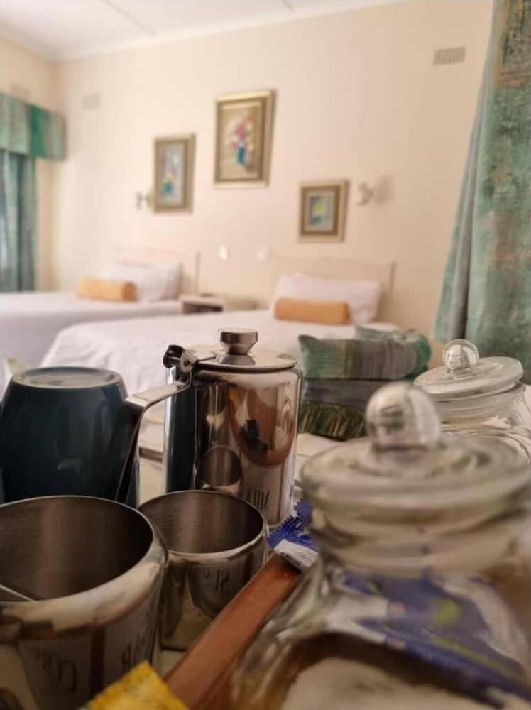 Twin Room in Hillside - 2087