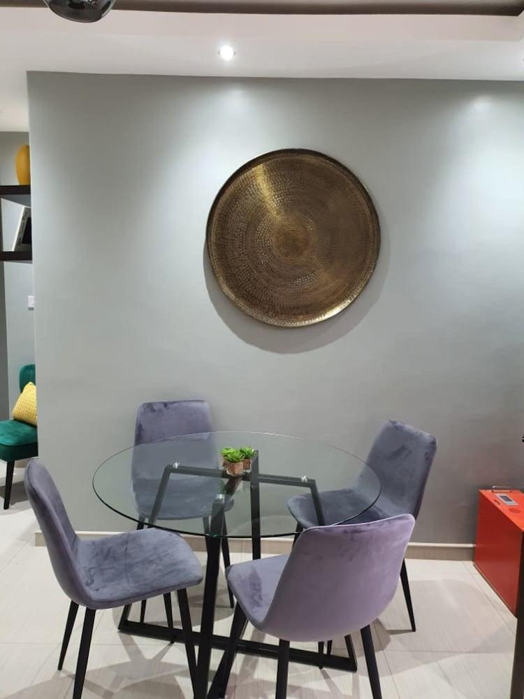 Posh 3 Bed Guesthouse in Hillside With Pool - 2039