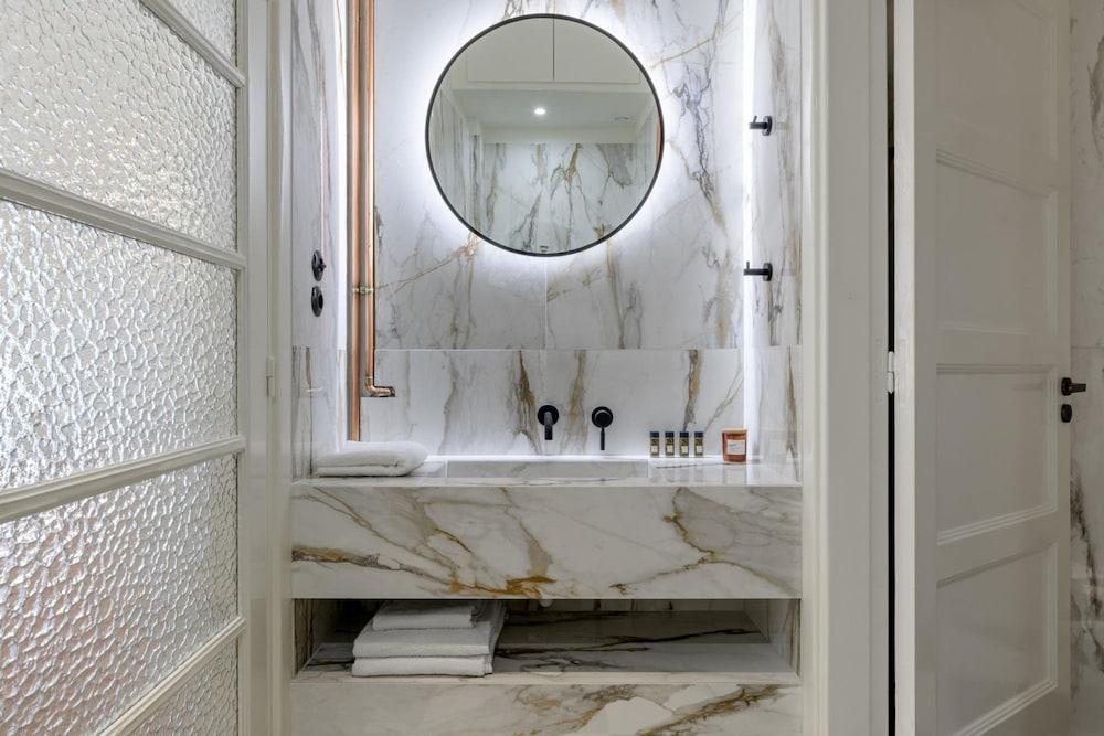 3bdr Modern Design Bright Interiors in Plaka