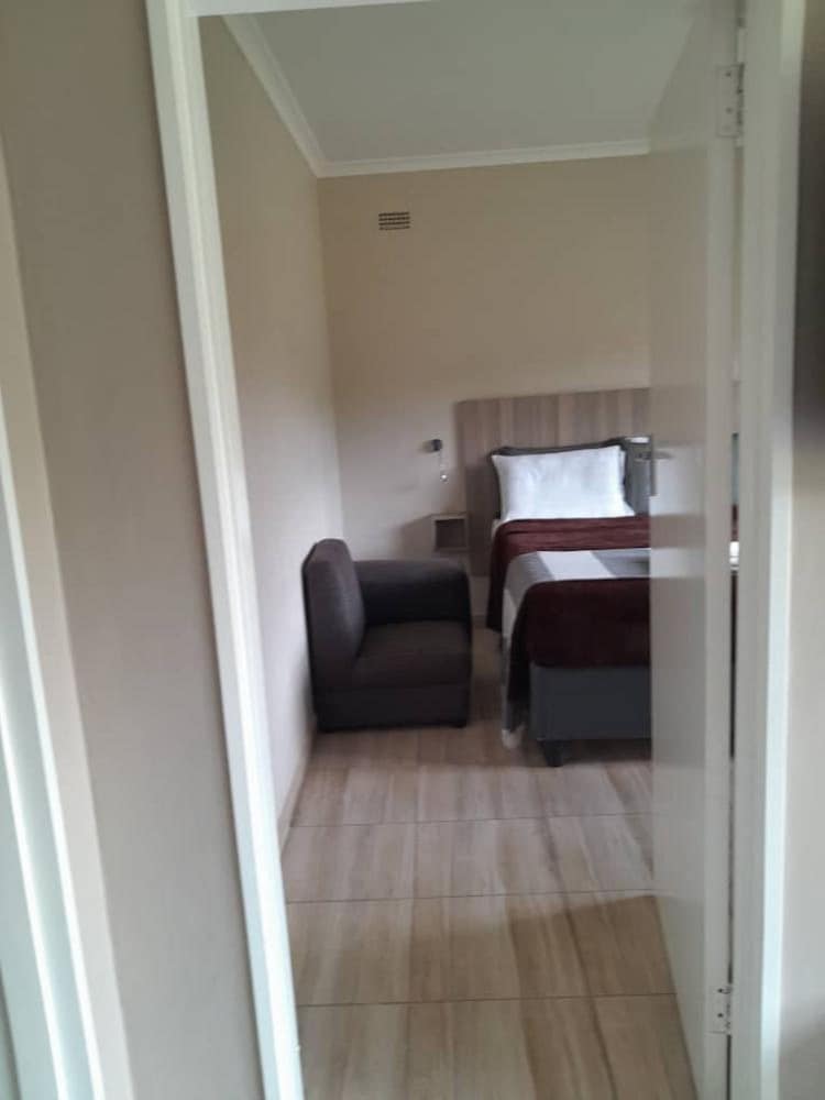 2 Bedroomed Apartment With En-suite and Kitchenette - 2068