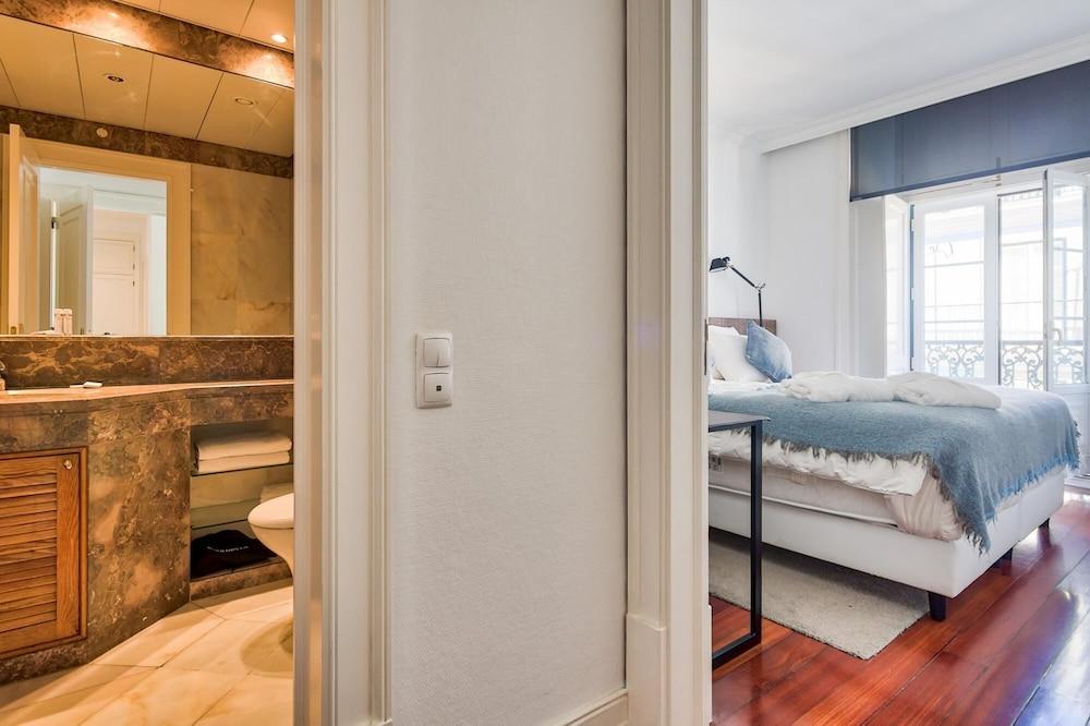 Nomad s Fine Arts in Chiado