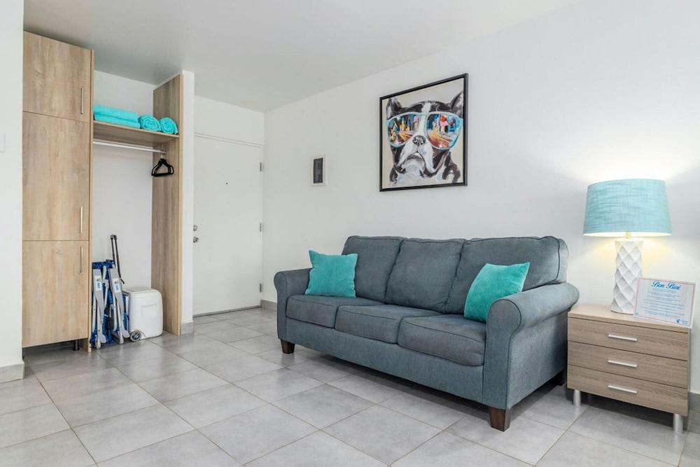 Turibana Plaza Suite 1