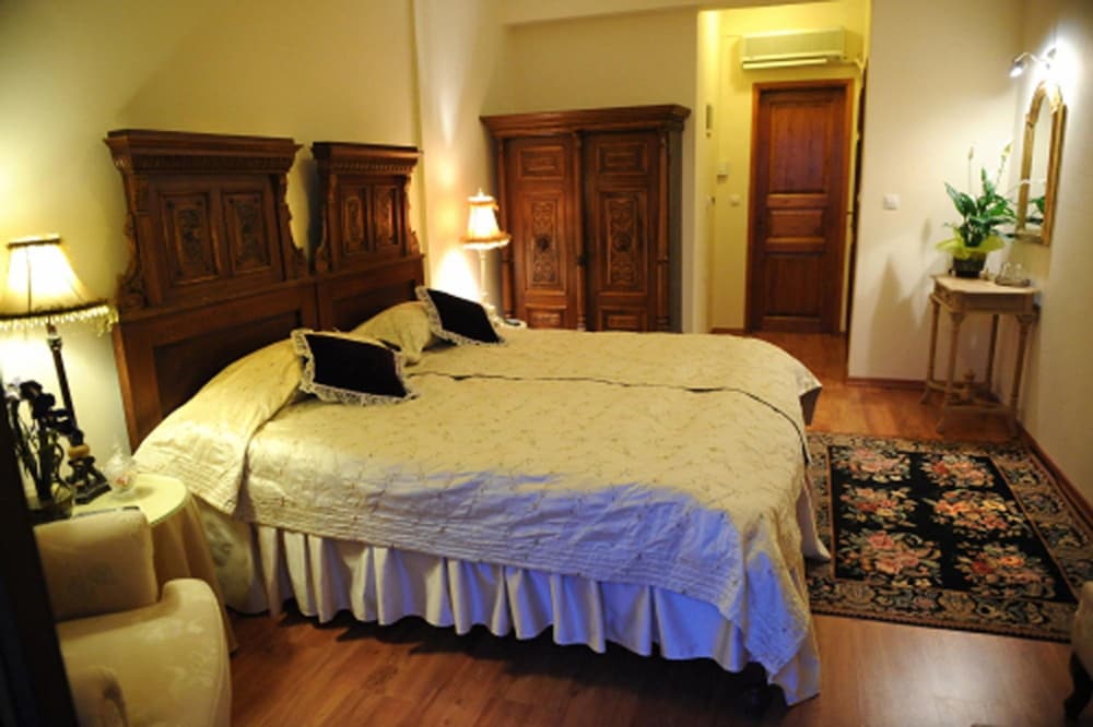 Archontiko Polyzos 11 Manolia