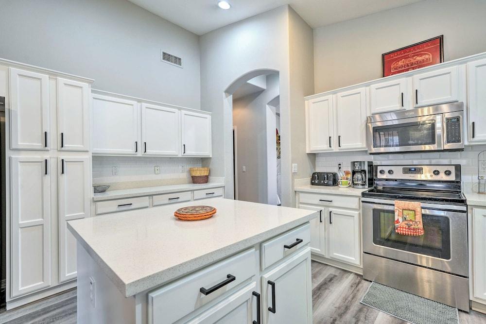 4 Mi to Peoria Sports Complex: Family Home w/ Pool