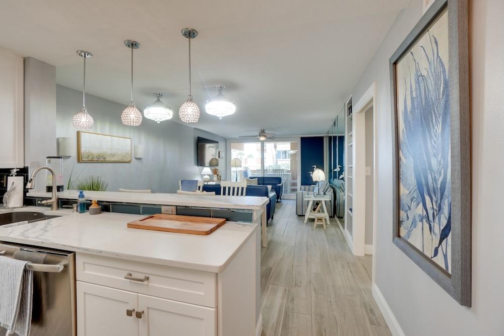 Tranquil Redington Beach Condo w/ Beach Access