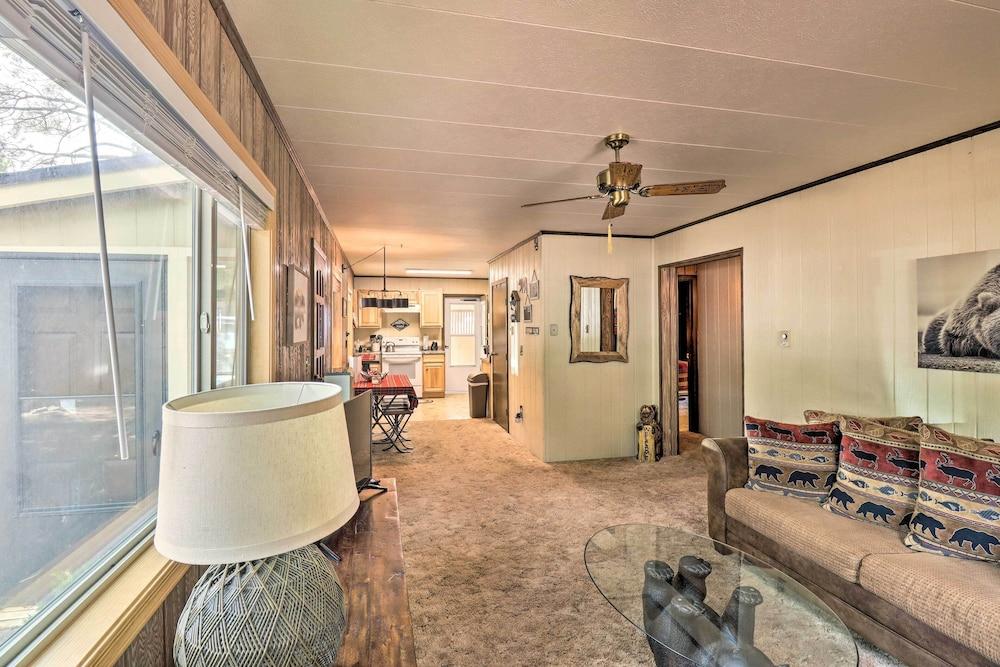 Show Low Cabin w/ Fire Pit: Near Hiking!