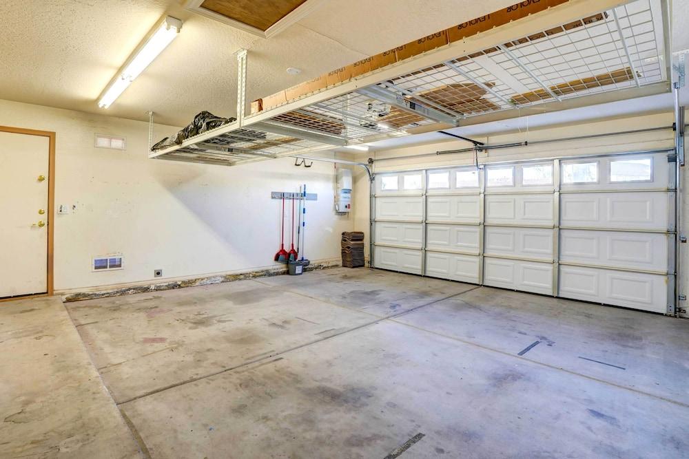 Spacious Arizona Getaway w/ Pool, Pets Welcome!