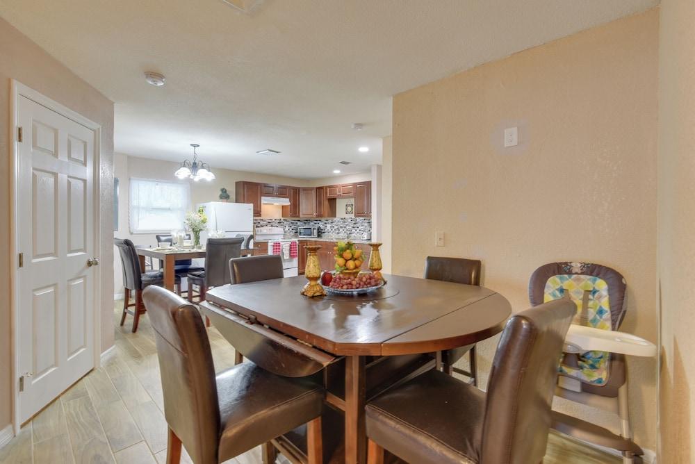 10 Mi to Coquina Beach: Spacious Bradenton Duplex