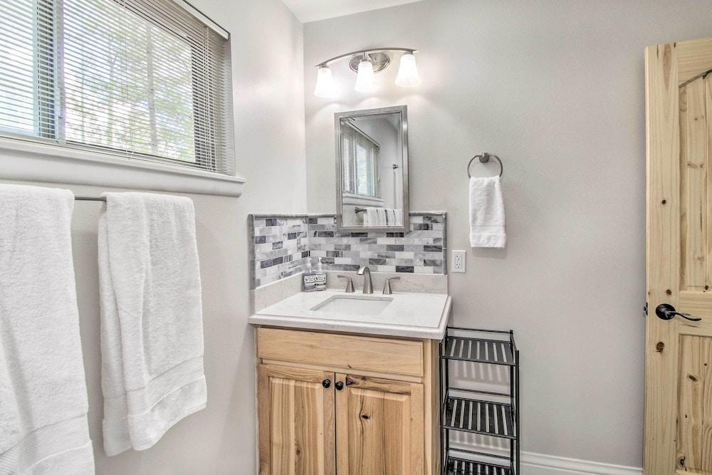 Game Room & Wooded Views: Pinetop Cabin!