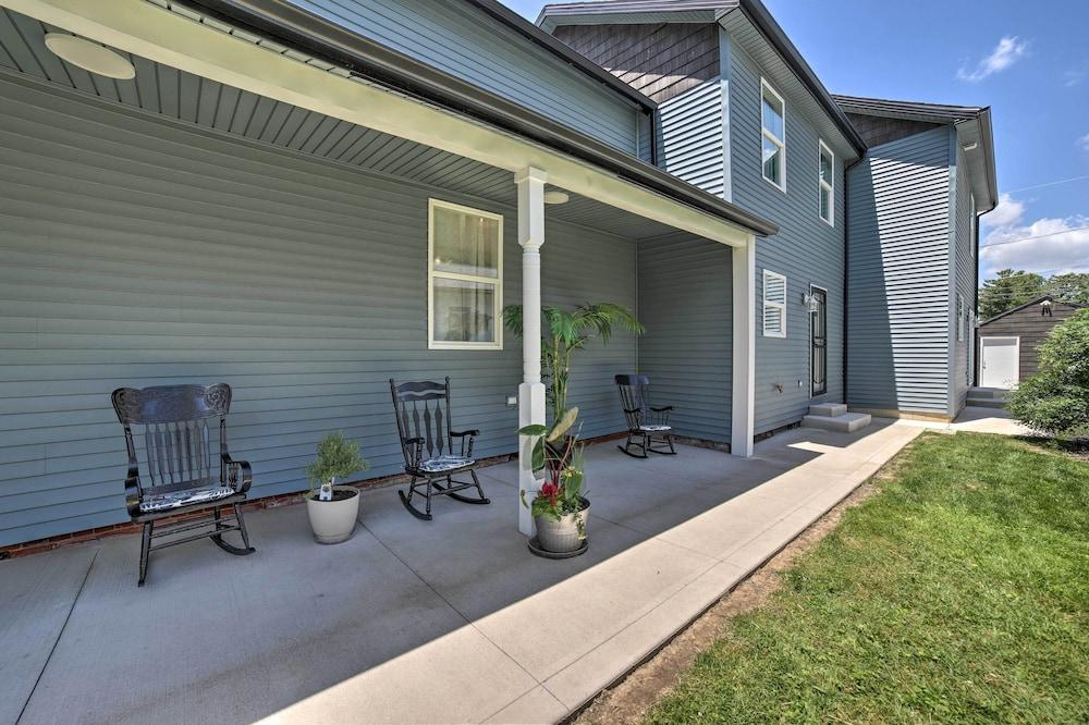 Spacious Fort Wayne Condo w/ Porch + Storage!