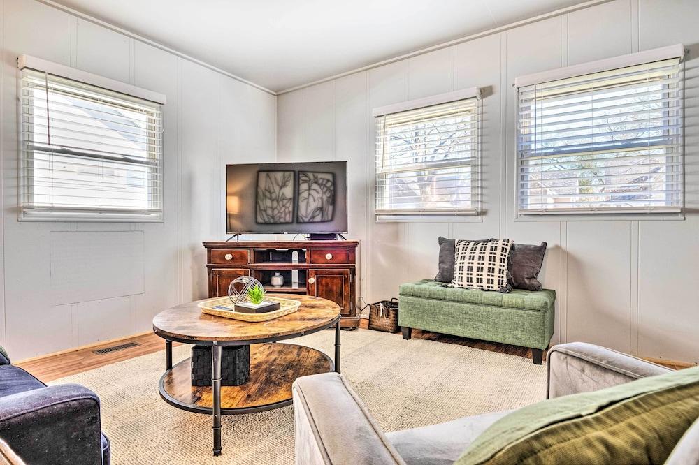 Anderson Bungalow Near University + Downtown!