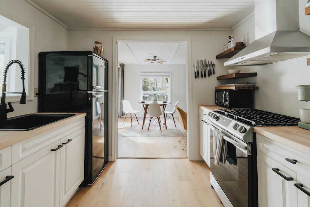 Modern Riverfront Cabin: Poconos Woodland Escape