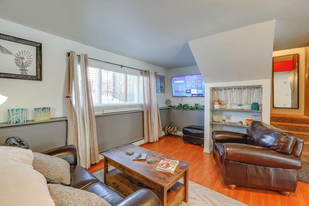 Cozy Apartment in Fairbanks ~ 2 Mi to Downtown!