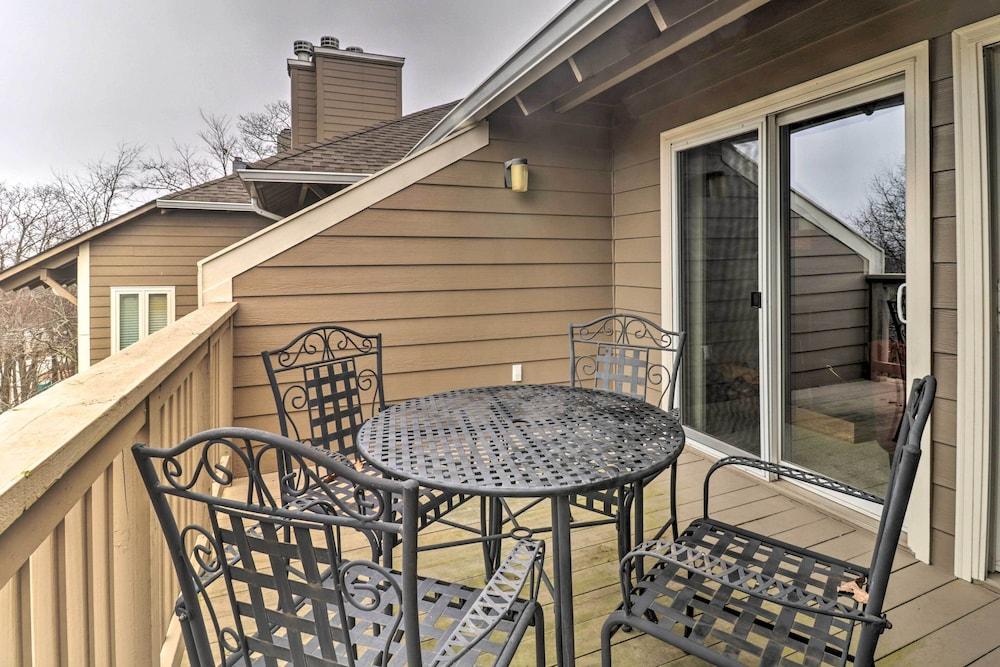 Wintergreen Resort Retreat w/ Skiing Access!