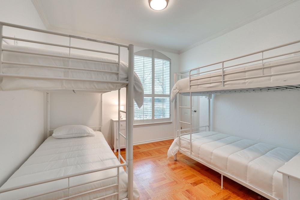 Modern Carrollton Home - Private Pool & Grill