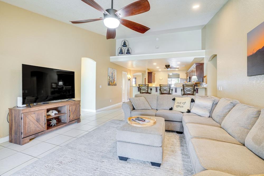 Lakefront Glendale Home w/ Pool, Boat & Fishing!