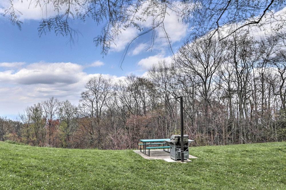 Pool Access & Balcony: Mtn-view Gatlinburg Condo