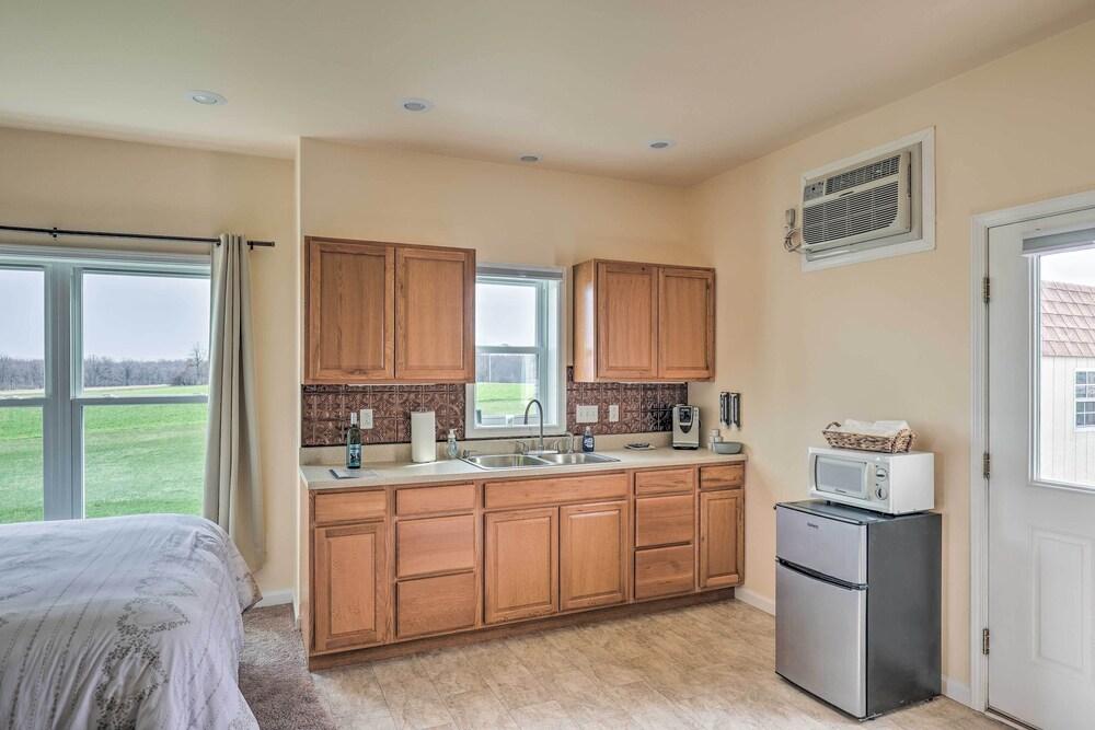 Geneva Studio, 3 Miles to Seneca Lake!