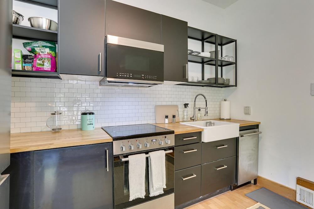 Quaint Goshen Apartment w/ Patio!