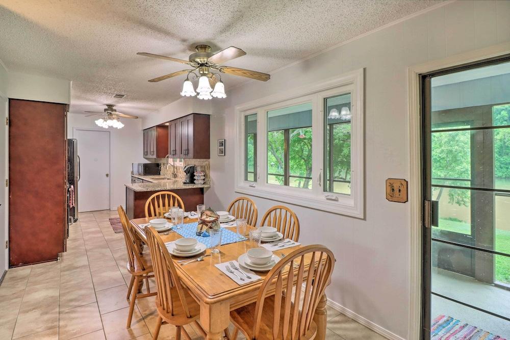 Norfork Getaway: Walk in White River Access!