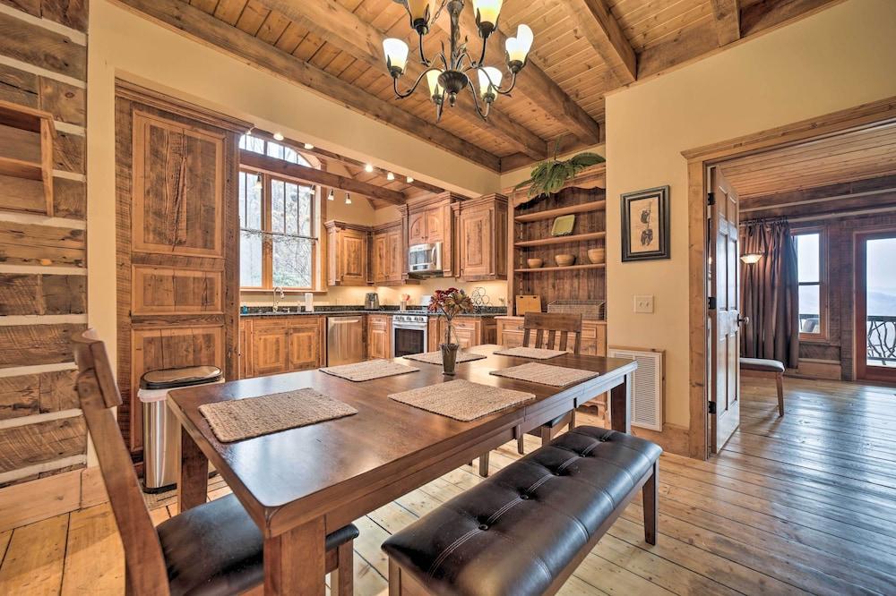 Mtn-view Cabin: Deck, Grill & Fire Pit in Franklin