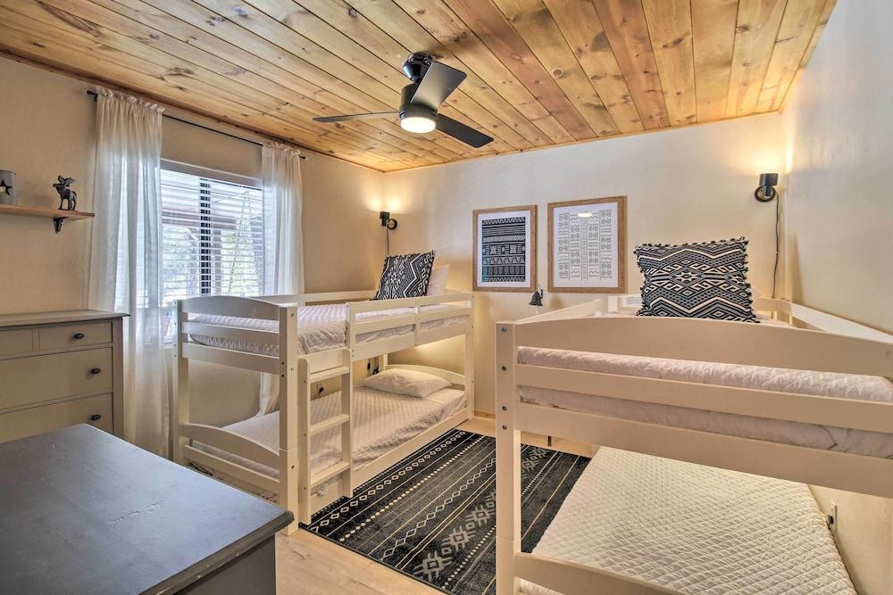 Cozy Heber Cabin Retreat w/ Deck + Fireplace!