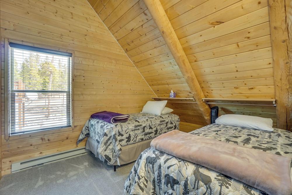 Mountain-view Front Range Colorado Vacation Rental