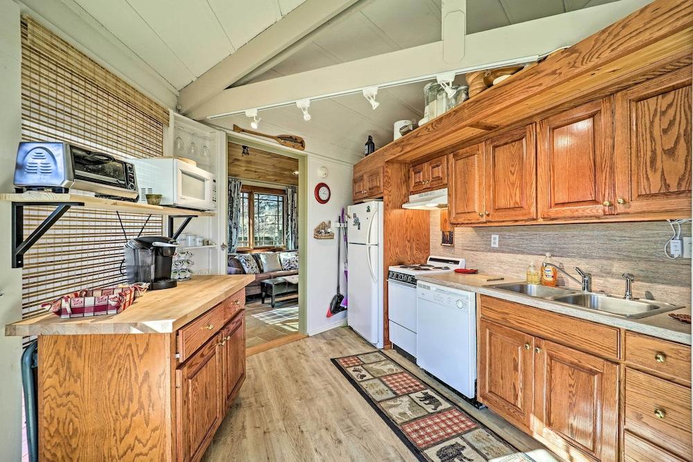 Mountain Treehouse: A Unique Hilltop Hideaway