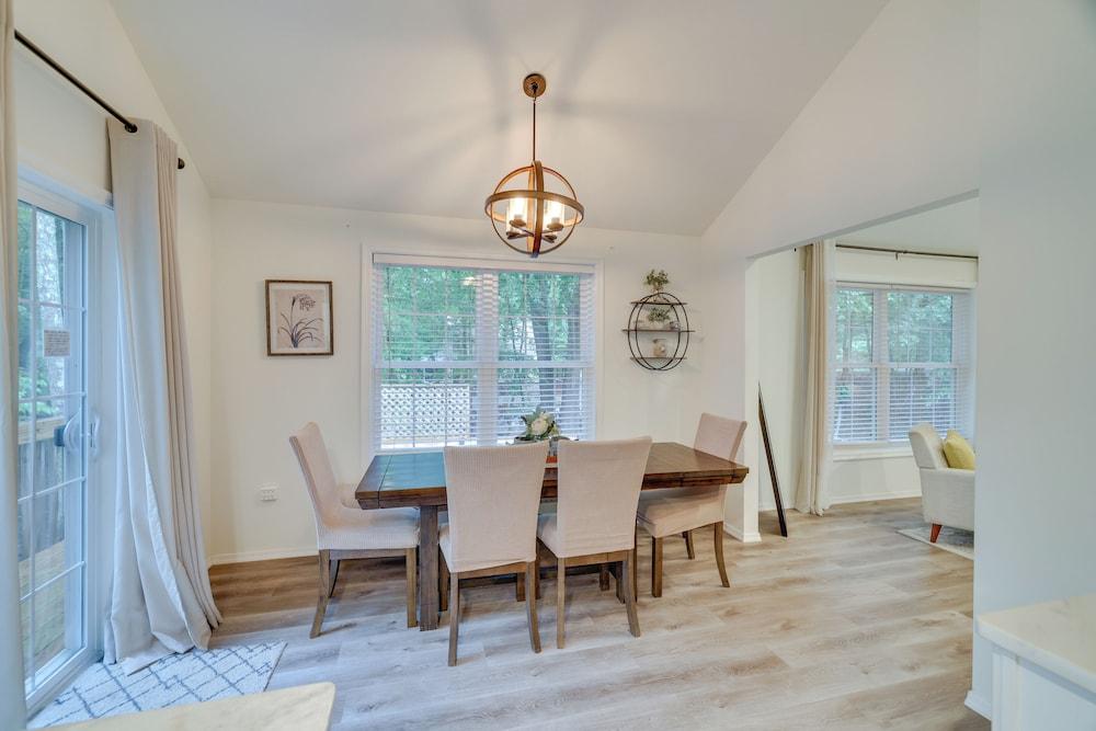 7 Mi to Camelback Mtn: Chic Penn Estates Home