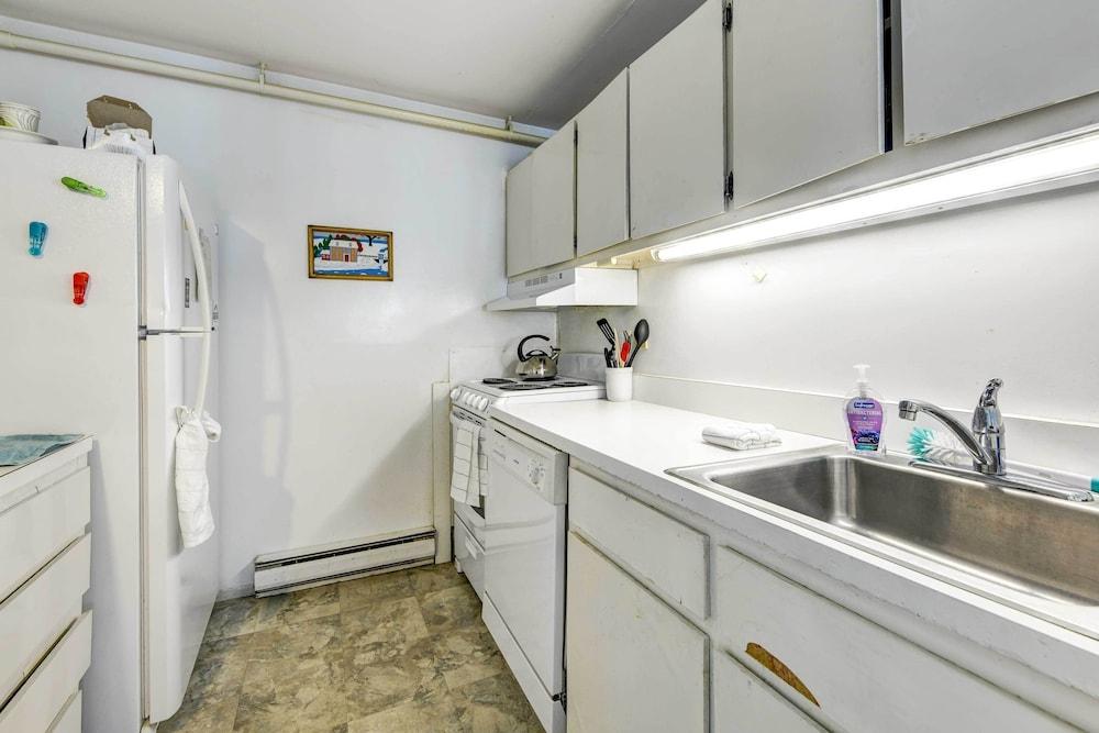 Stowe Condo With Deck and Mountain Views!