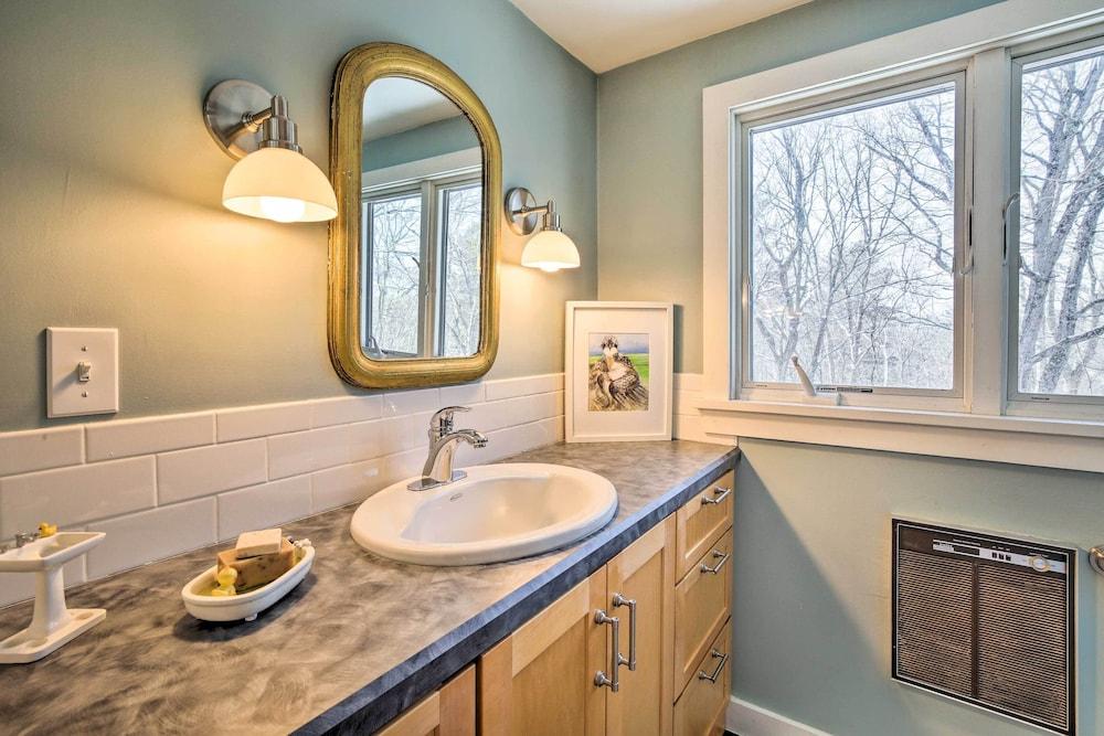 West Cornwall Cabin ~ 4 Mi to Covered Bridge!