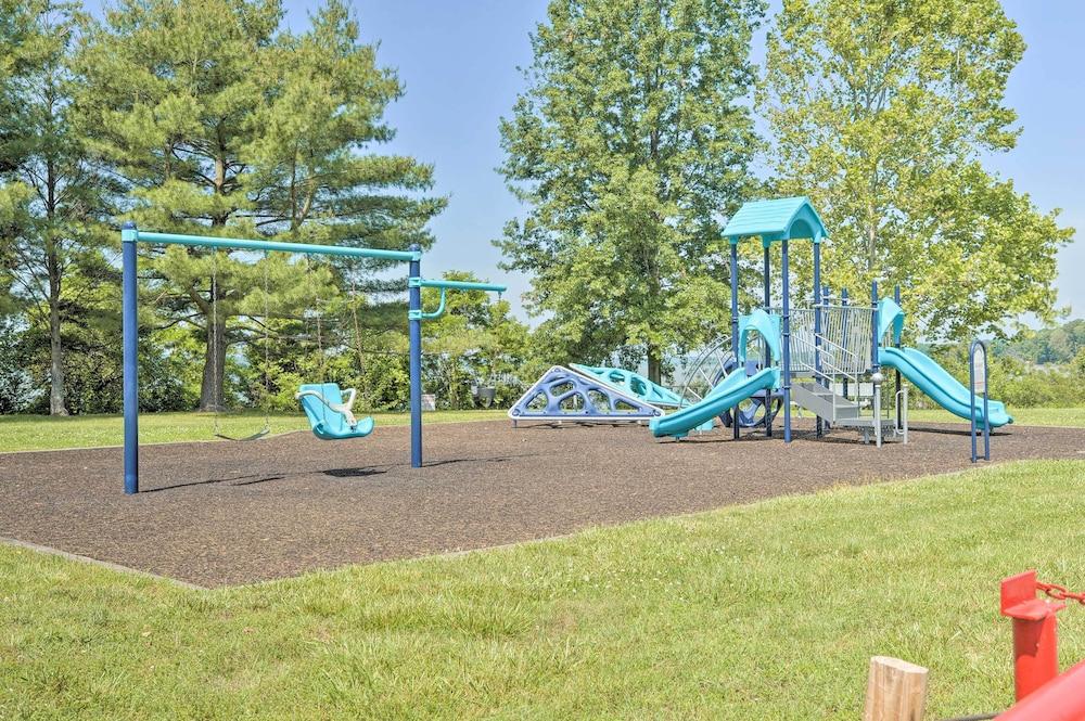 Pet-friendly Mechanicsville Retreat w/ Deck!