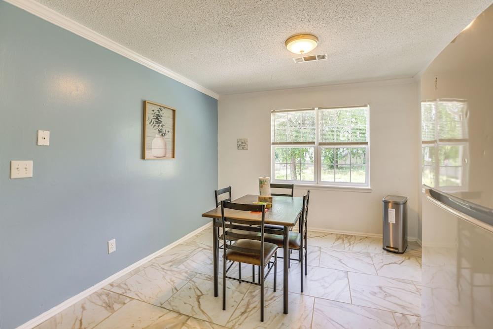 Charming Home < 6 Mi to Dtwn Birmingham!