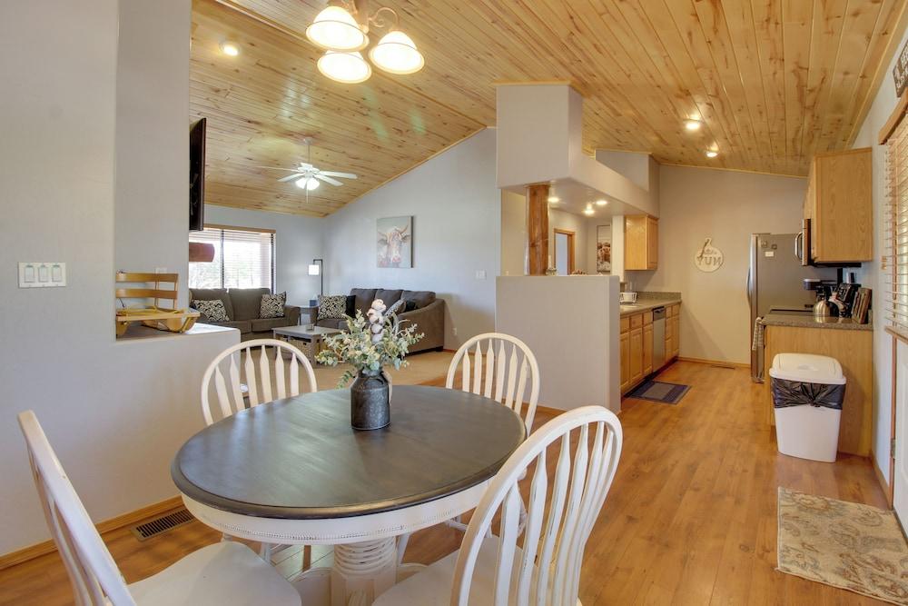 16 Mi to Sitgreaves: Overgaard Cabin w/ Porch