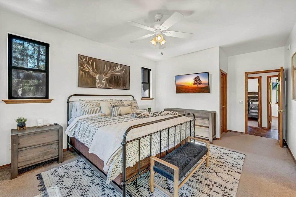 Show Low 'a-to-z Cabin' With Deck & Gas Grill!