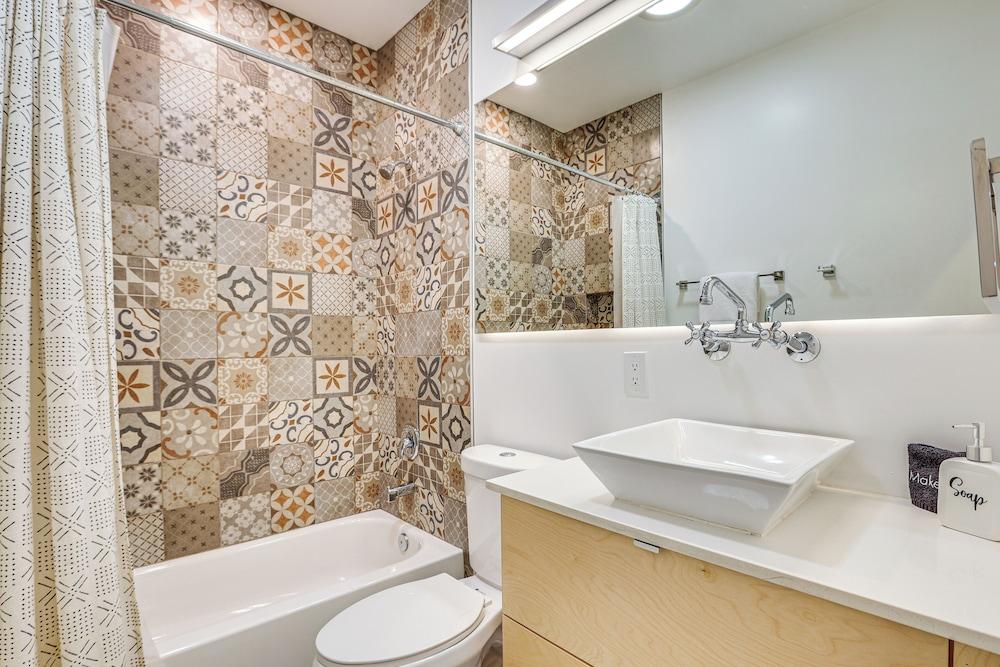 Families Welcome: Phoenix Home w/ Backyard Oasis