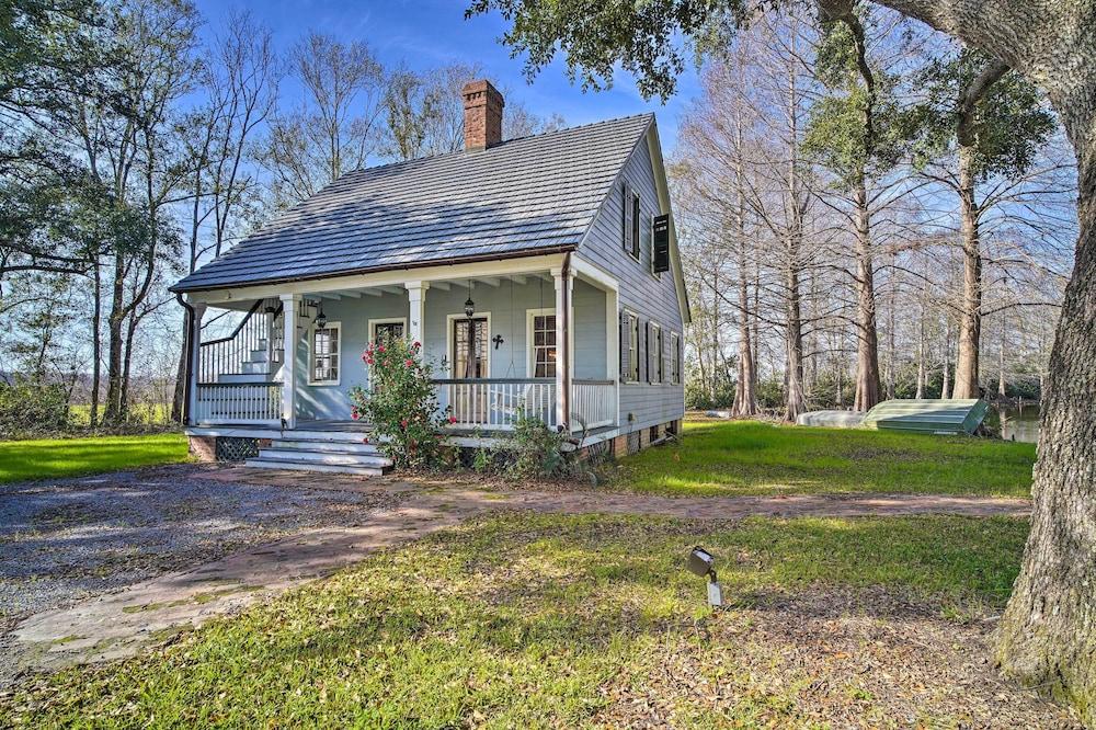 Idyllic Houma Vacation Rental on Shared Pond!