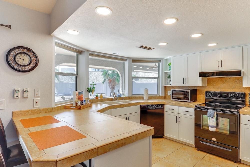 Lake Havasu Home - 2 Mi From Main Launch Ramp!