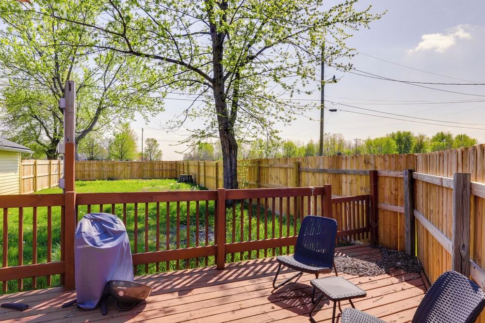 Pet-friendly Ohio Escape w/ Deck & Community Dock!