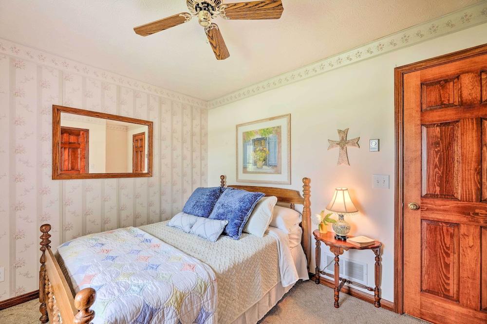 Charming Williamstown Retreat w/ Private Yard