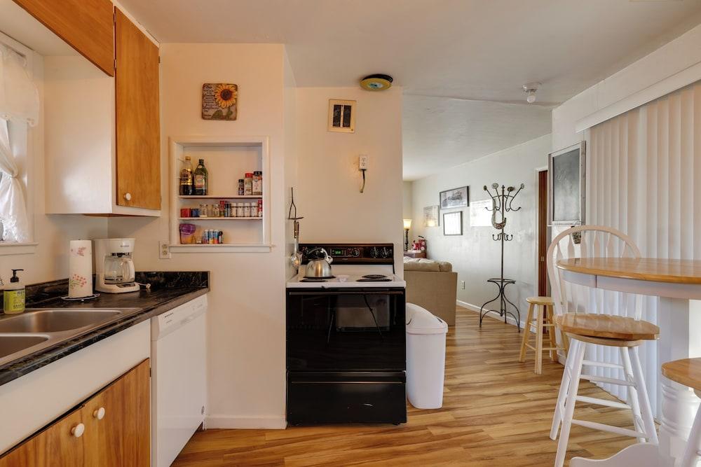 Walk to Downtown: Eclectic Murphys Home w/ Decks!