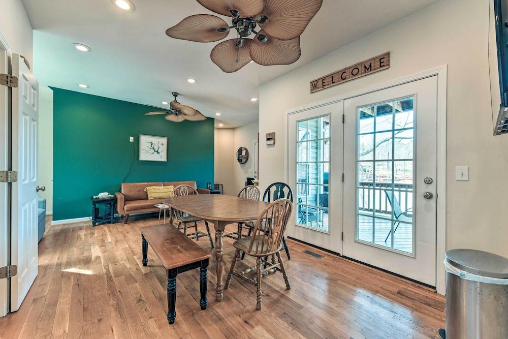 Lakefront Lexington House w/ Spacious Deck!