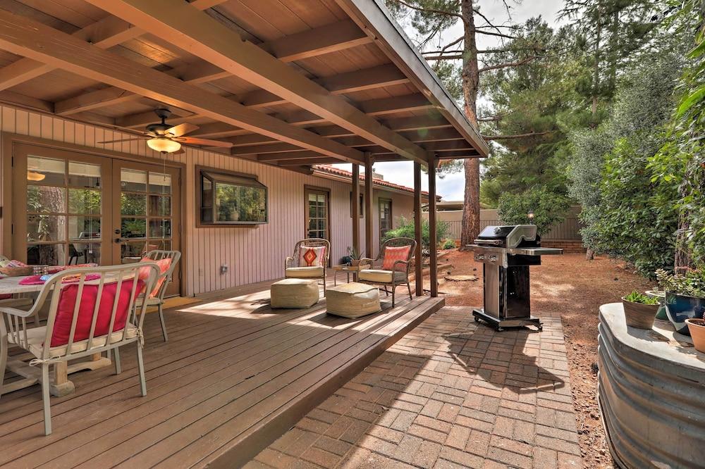 Red Rock Views: Modern Sedona Home