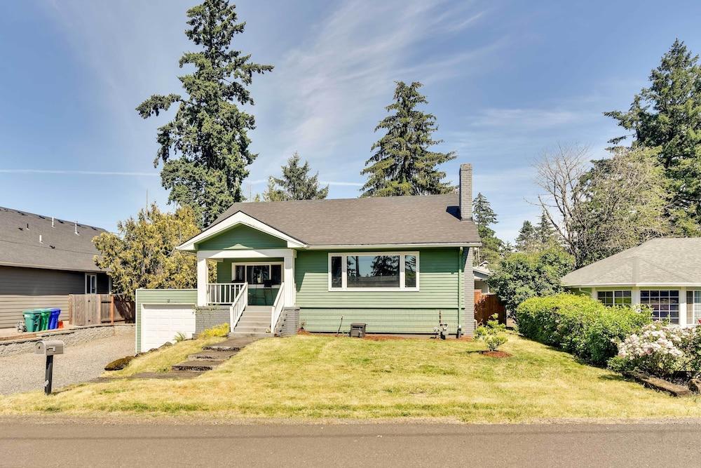 Charming Portland Home, Walk to Light Rail!