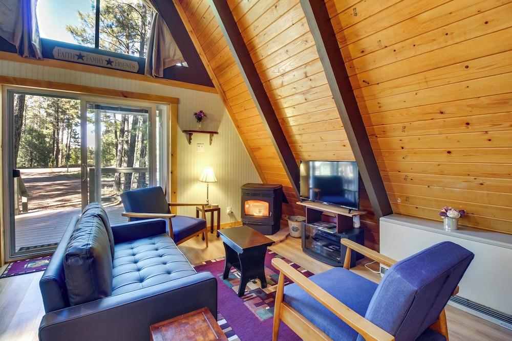 A-frame Cabin w/ Deck & Grill in Pinetop!