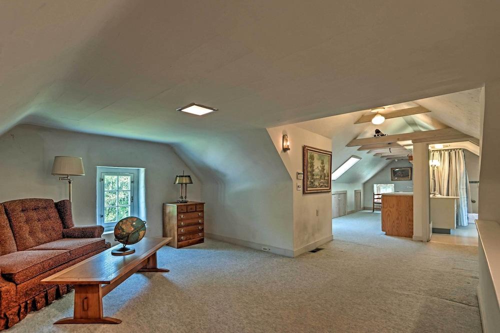 Pool & Courtyard: Timeless Home in Lansdale