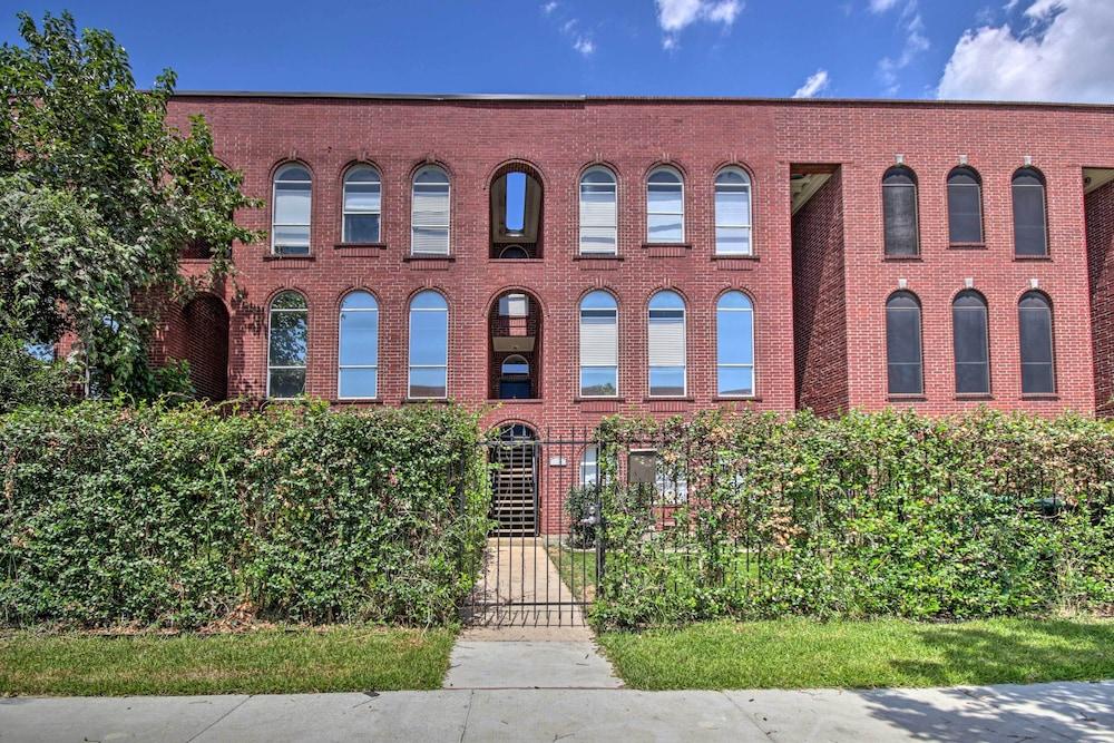 Eado Houston Home, Walk to Convention Center!